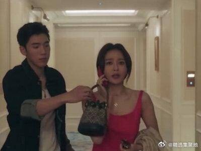越老越有味道的8位女星，风情万种性感迷人，人到中年魅力不减