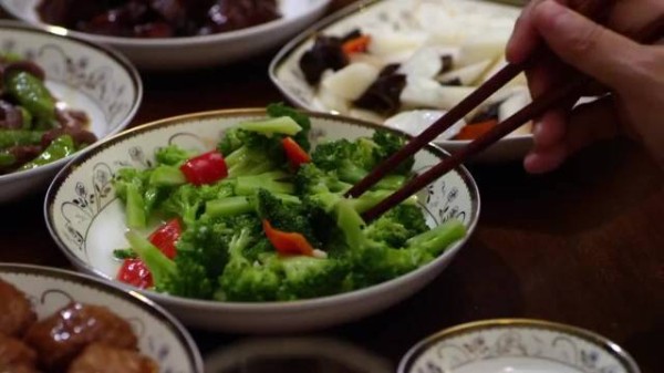 总裁哥哥平时不吃菜,谁料自从有了女朋友,连饮食习惯都变了