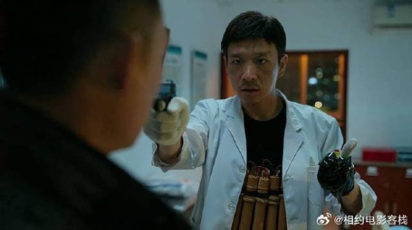 老默只对付李宏伟,不杀安欣和好人,哪知中了警方陷阱