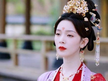 以为兄妹间的隔阂,她总认为哥哥忽视自己,于是凡事都想争取一番…