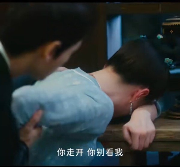 江心白对颜南星不问缘由的相护,真好磕~~ ·