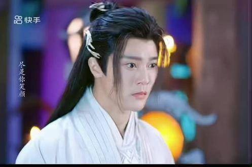师傅的演绎无可挑剔,颜值也同样惊人,“阿烨,那是你吗?”
