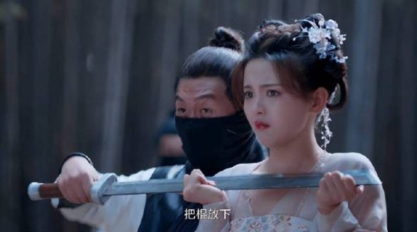 未婚妻被挟持,陆将军为救对方,竟甘愿放下一切