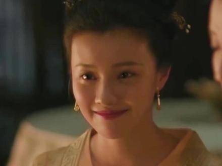 华兰身为嫡长女,又深受父母和祖母的宠爱…