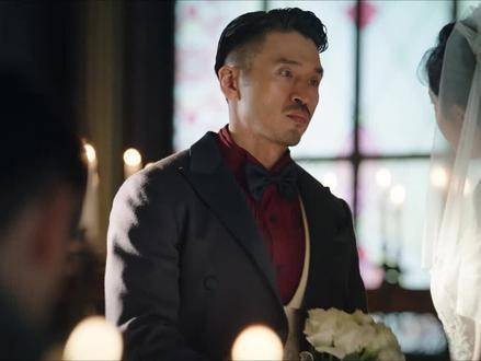 在盛大的婚礼仪式上,关雪坚定宣称:世上没有任何男子能成为她的归属!