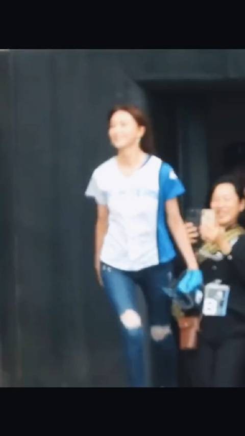 林志玲 亮相活动,姐姐今天好美啊,49岁这状态保养的是真好…