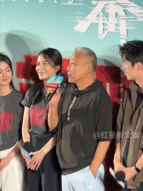 陈道明现身电影《解密》首映礼,说自己从业五十多年,还是第一次跑厅…