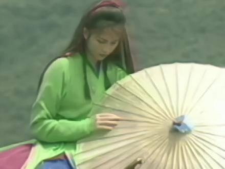 练霓裳,玉罗刹,从狼群中崛起的非凡女子,骨子里透着傲气,心中却怀揣着柔情