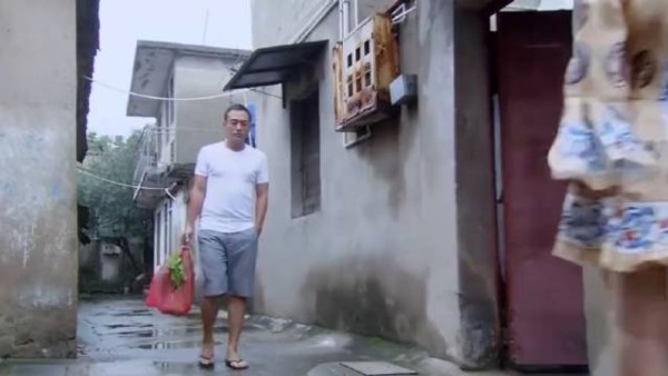漂亮前妻回家求复婚,谁料小伙果断拒绝