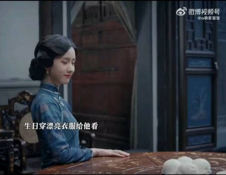 相濡易沫 短暂幸福了一下 海沫小天使生日当天,穿着美美的新旗袍…