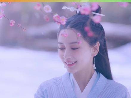即便雪花纷飞铺满天,也遮不住尘缘里那份深情的回想!