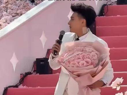 黄子韬向徐艺洋求婚,真是甜蜜爆表