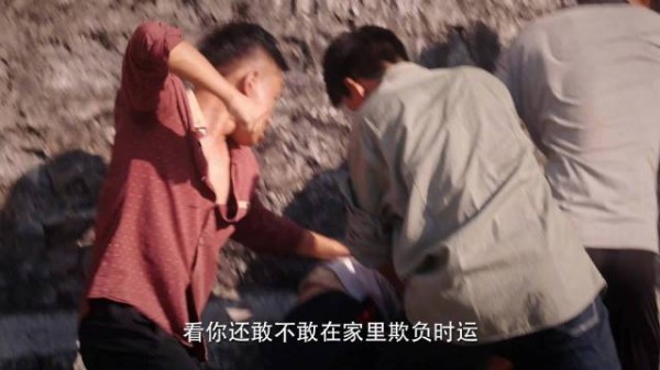 唐瑞雄@王羿鹍Andy 光天化日之下竟遭到群殴,安颜@佟丽娅 及时赶到…