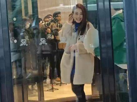 后面接到了容祖儿(你们说的三保镖ડડ)汪苏泷周深
