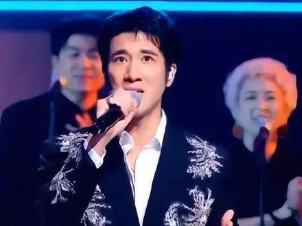 王力宏时隔多年重返央视舞台,携三曲宣告归来,引来全红婵贴脸献唱