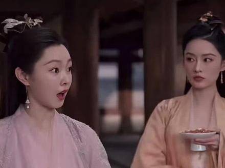 一起追剧吧,范家人聚在一起玩麻将,范思辙一人对三,范若若输得精光…