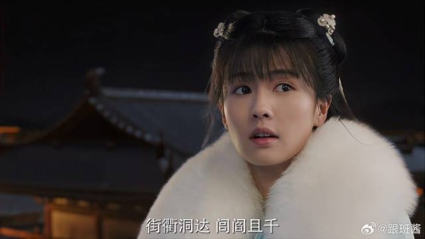 时宜雪夜思念师父,独自爬上屋顶,下秒师父带回捷报