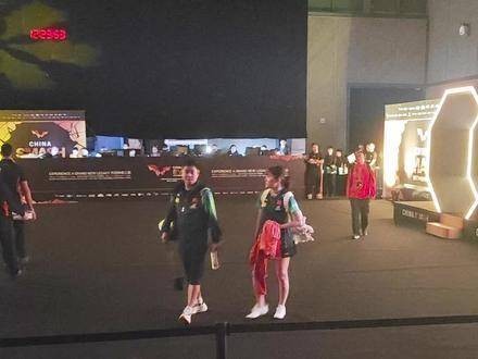 水灵灵的大眼睛,终于见到了邱贻可指导
