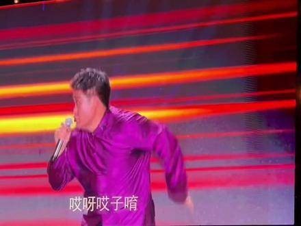这个歌一定会爆红,现代人就偏爱这种风格,轻松又幽默