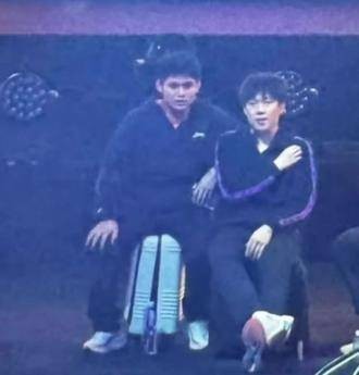 石头等一下我头哥“揍你”,他把小白坐成这样,笑死我了
