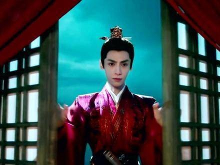 天哪,才知道罗云熙主演的《颜心记》昨晚开播了,剧中的打戏真是利落
