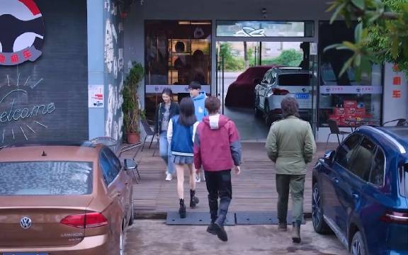 一群人去租车,本以为他们很懂,没想到是冤大头!...