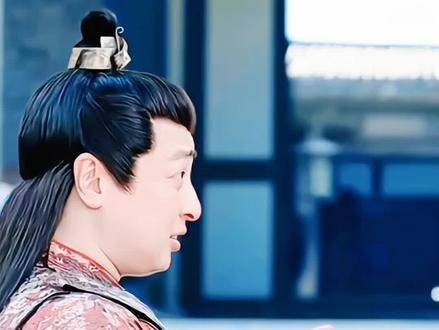 大宝的智商仿佛停留在了孩童时代,但他并不是真正的愚笨,在他人忙碌时…