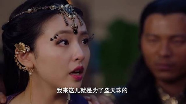 女孩曾在大街上救下的奴隶，竟摇身一变成了高高在上的王子