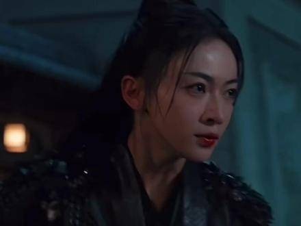 春花焰的服饰真是美不胜收,纯恨战士眉林开大,又野又撩,让人上头