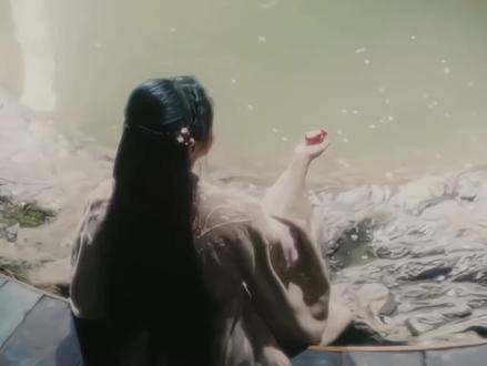 “她傲然若神女!”