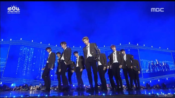 六年前的今天(181021),WANNA·ONE 呈现精致的表演
