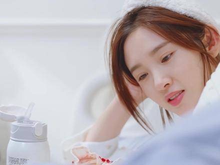 无论婆婆怎样抱怨,丈夫始终坚定地站在我这一边,细心呵护…