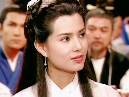 真是太不可思议了,竟然有人觉得她饰演的小龙女像是个盲人