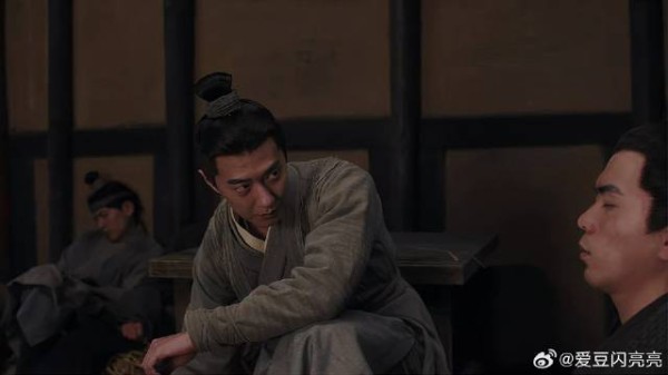 千金小姐半夜上厕所,竟现场看抹脖子,魂都吓飞
