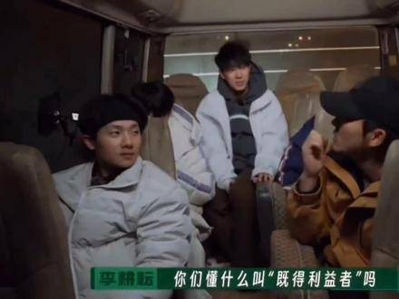 不是男孩无法共情母亲,而是不能