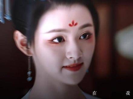 琳琅为了拯救洛铭西而离世,她的生命全部围绕着洛铭西