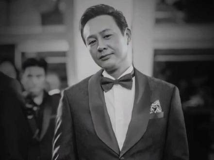 张颂文的西装歪头杀是不是很帅?张颂文西装梦回高启强