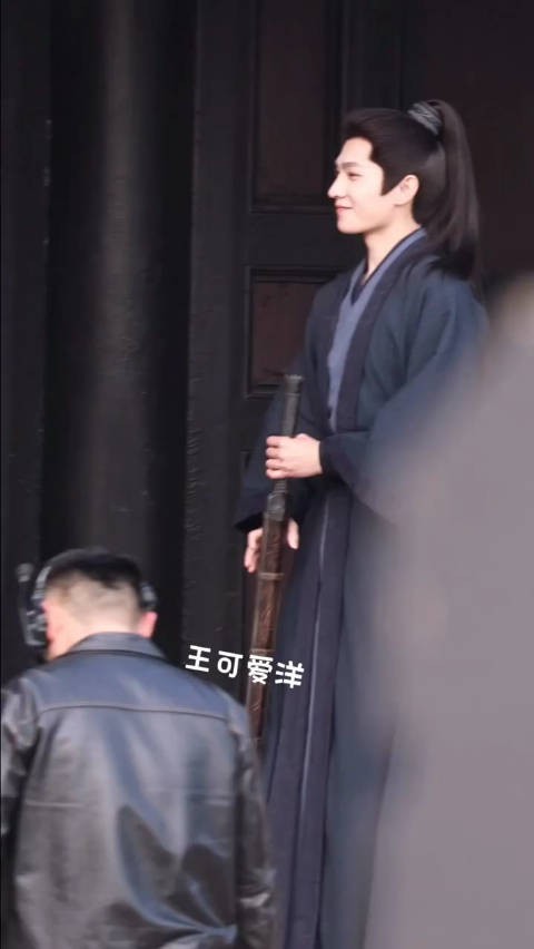 杨洋雨霖铃最新路透,这简简单单挥动几下,直接挥到我的心巴子上了!