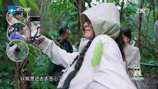 实力诠释“遇事不慌,第一时间拍照留念”…