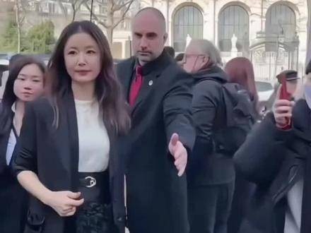 一首歌带我们重温琼瑶剧的经典旋律,林心如和苏有朋演绎的《花葬》令人难忘