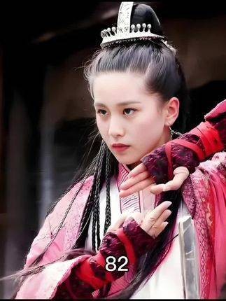 小雪的真心打动了古月,他答应协助陈靖仇拯救玉儿