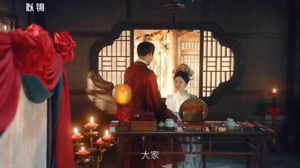 余七姜似婚后进宫请安,余七不愿面见陛下,姜似一吻乖乖就范~张晚意景甜