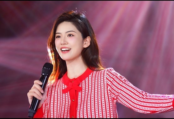 胡启越《心中的格桑梅朵》新曲上线 草原恋曲唱响永恒挚爱