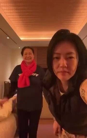 热舞的时候不是跳得挺开心的嘛，丝毫没有看出悲伤的情绪