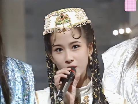 亚视台庆时期,美女帅哥云集,真是百花齐放的年代, 就是放到现在…