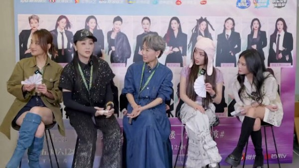 娜姐主打一个有求必应，曹颖被问到有没有问娜姐要到演唱会门票…