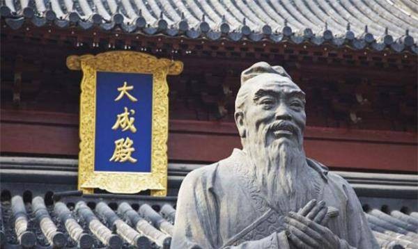 跟秦始皇和汉武帝齐名的无冕皇帝 美国最高法院门楣上有他的雕像