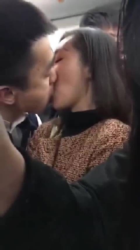 情到深处，情不自禁