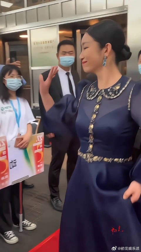 秦海璐和经纪公司老板相恋8年最终分手，一路坎坷不容易
