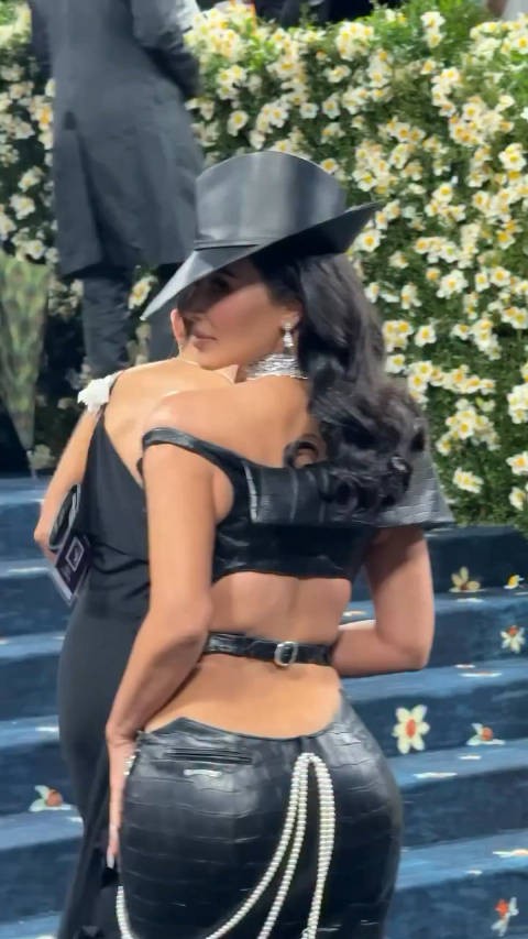 Met Gala 红地毯怎能没有 Kim Kardashian？